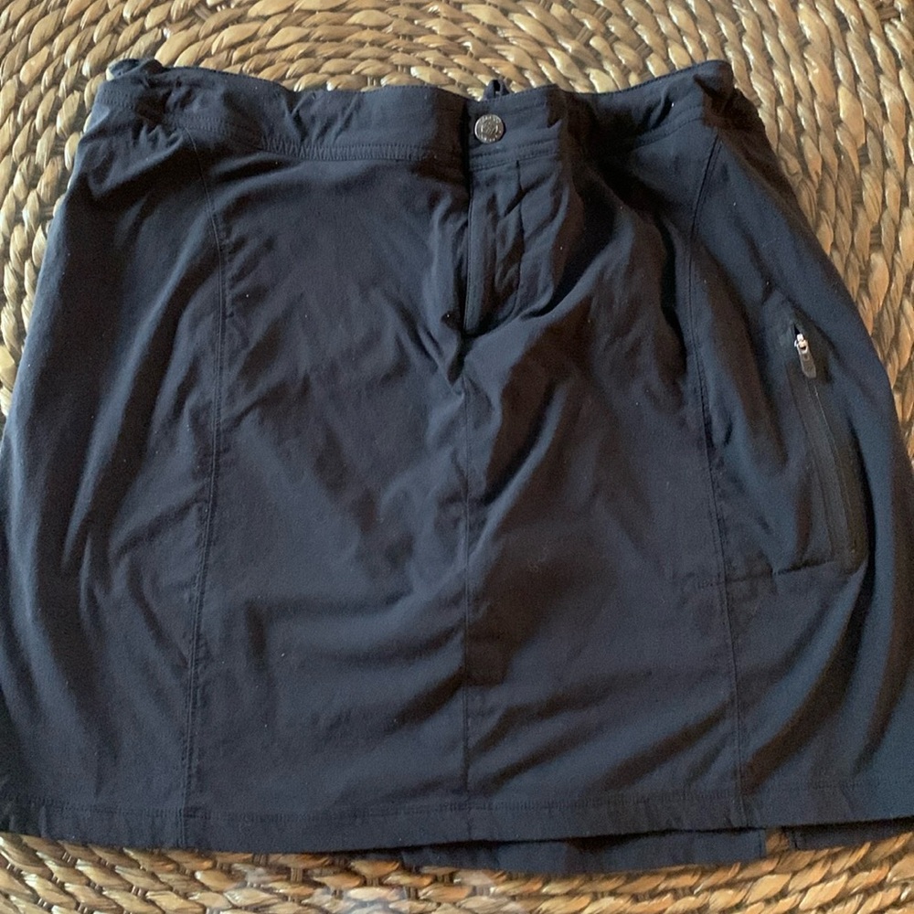Women’s skort size 16